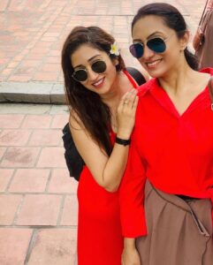 Gungun Uprari Instagram - “The world is a book and those who do not travel read only one page.” ❤️ @vandanalalwani777 . . . . #vietnam #vietnamtravel #travel #travelphotography #freinds #happiness 🌸