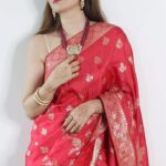 Gungun Uprari Instagram - “Saree: Where tradition meets fashion.” . . Diwali 🪔 with Sari @style_in_threads_ ❤️ . Makeup @shradha17_makeupartist 🎥 @alishankhanfilms . . #diwali #dress #tradition #mystyle #sari