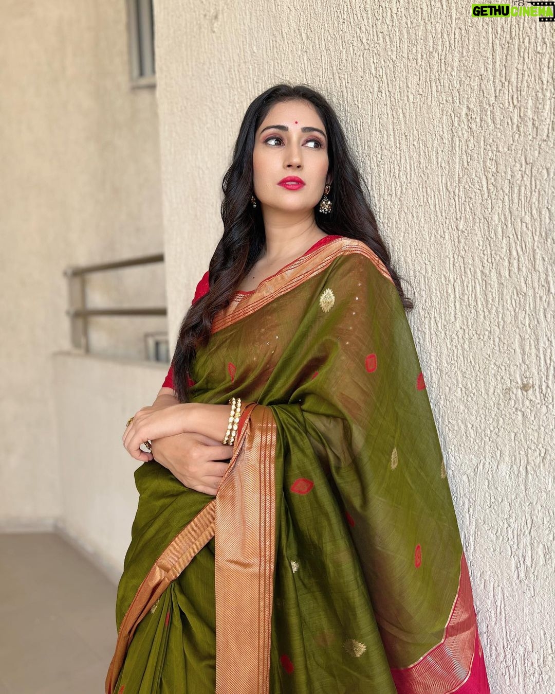 Gungun Uprari - 27.7K Likes - साड़ी
.
.
@varananesilksarees ❤️