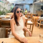 Gungun Uprari Instagram - “Keep smiling, because life is a beautiful thing and there’s so much to smile about.” ❤️ @tearsneyes 🤗 #happyweekend #happyhalloween #winters #daywellspent #lunchdate #dost #friday