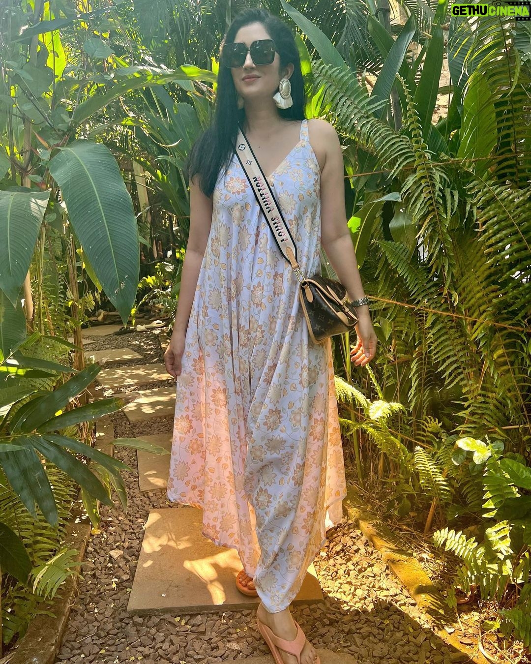 Gungun Uprari - 26.6K Likes - “The future belongs to those who believe in the beauty of their dreams.” – Eleanor Roosevelt
Holiday mode 💕
In Goa
Beautiful jumpsuit @pashaindialabel 🌸
Earrings @avyana_handcraftedjewellery
#christmas #newyears #2022