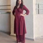 Gungun Uprari Instagram - “I get up every morning and it’s going to be a great day. You never know when it’s going to be over, so I refuse to have a bad day.” ❤️ . . . . . Dress @truebrowns 🌸 . . . #happyweekend #dresses #comfort #cotton #truebrown #saturday