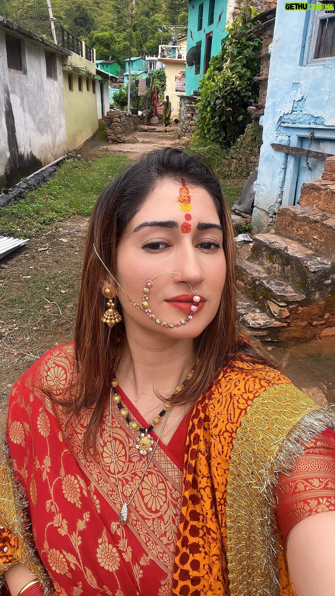 Gungun Uprari - 48.3K Likes - ससुराल गेंदा फूल 🌼
.
.
.
.
.
.
.
#family #pithoragarh #pooja #inlaws #hometown #mountains
.
.
.
.
#happyganeshchaturthi #ganpatibappamorya #ganpati #ganpatifestival