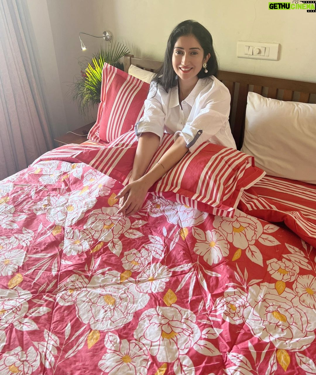 Gungun Uprari Instagram - “The word “saturday” has the word “sat” in it. Make sure your take the time this day to sit and relax.” ❤️ Enjoying my Saturday mor with @boutiquelivingindia Super comfortable and Superior color combos that enhance the beauty of your bedroom Join me in supporting the Sleep With Comfort campaign with @BoutiqueLiving and prioritize rest for a better life. Good sleep is not a luxury; it's a fundamental aspect of our well-being. Let's break the stigma around rest and embrace healthy habits that will help us wake up feeling our best. The power of a good night's sleep is transformative. Let's make it a priority. #PrioritizeRest #BetterSleepBetterLife #SleepWithComfort @boutiquelivingindia @alphabetmedia