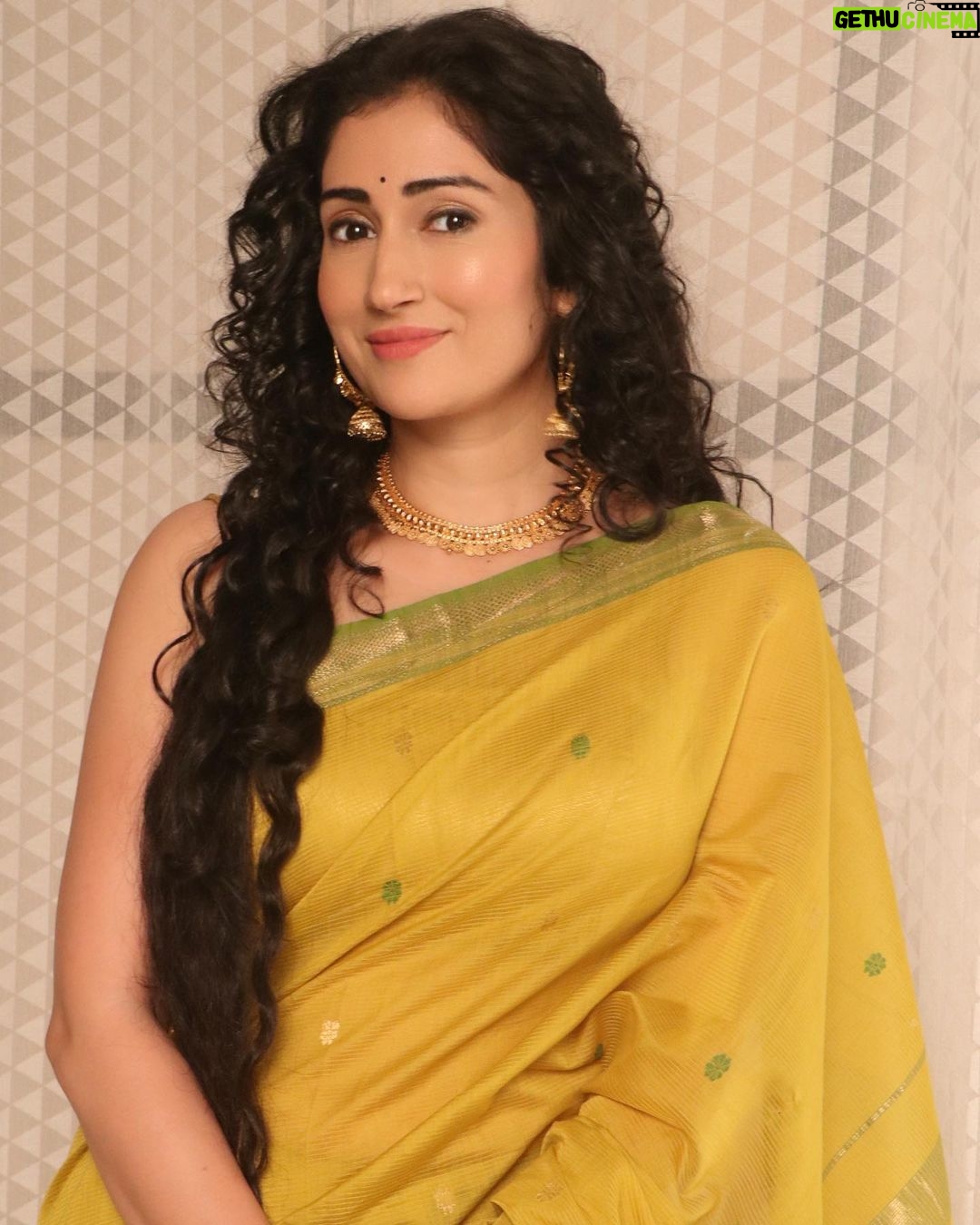 Gungun Uprari - 24.6K Likes - “To fall in love with yourself is the first secret to happiness.” ❤️
Beautiful sari
@varananesilksarees
#valentines #happyvanlentinesday #love #trust #happiness
