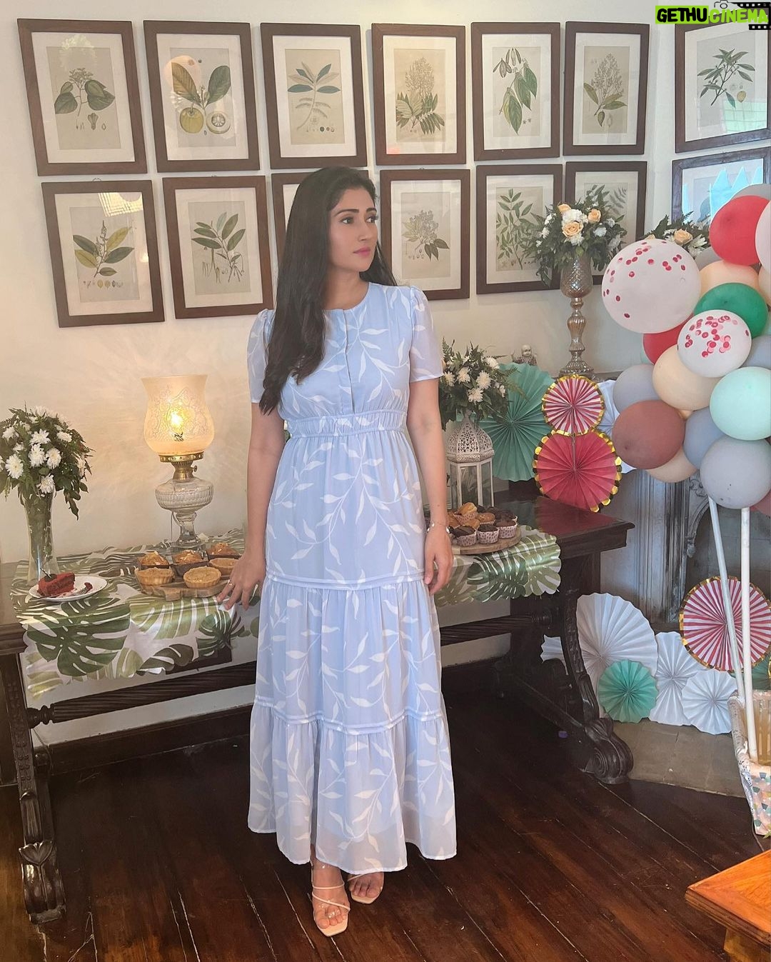Gungun Uprari Instagram - Shooting for an add film is always my favourite job and travelling is the best part β€οΈ . . Work and fun together π . Styled by- @shreyasinghoofficial . . #comingsoon #advertisment #shoot #film #work and #fun Mussoorie