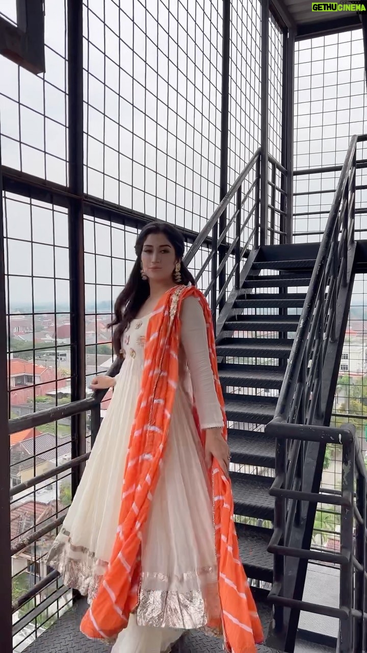 Gungun Uprari Instagram - No matter where you are in life, celebrate it! It’s either a product of your growth or a place that will help you to grow. Cheers to today! Getting ready for the event ❤️ Dress @urbanstree @antv_official @gautam_nain_official @soffiemarchue #indonesia #jakarta #bandung #surabaya #nasigoreng