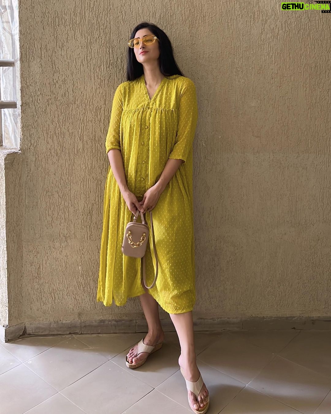 Gungun Uprari Instagram - Bright and beautiful morning π #weekend #sunday . . . . . . . . . . π @janasyaclothing Bag @zara Heels @mango . . . . . . . . #style #fashion #love #instagood #like #follow #photooftheday #photography #beautiful #instagram #picoftheday #beauty #smile #happy #instadaily #photo #me #cute #girl #ootd #bhfyp #followme #myself #likeforlikes #life #nature #moda #fashionblogger