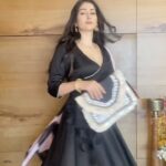 Gungun Uprari Instagram - साइँया दिल मे आना रे 💓 . . . . . . Beautiful dress @kalitstudio Clutch @sanskriti0777 #womenwear #fashion #womenfashion #onlineshopping #style #women #fashionstyle #dress #dresses #fashionblogger #indianwear #ethnicwear #fashionista #shopping #instafashion #womenstyle #clothing #ootd #womensfashion #womenclothing #trending #clothes #ladieswear #outfit #casualwear #newcollection #stylish #womenswear #saree #clothingbrand