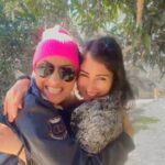 Gungun Uprari Instagram - Iphone 13 pro wala pyaar ❤️😂 👩‍❤️‍💋‍👨 #roleplay #comedyreels #funreels #reelsindia #friendship #friendsforever #friendshipgoals #iphone13pro #indianactress #dailysoap #dosti #trekkingpartners #fitfriends #mumbai Dehradun , Uttarakhand