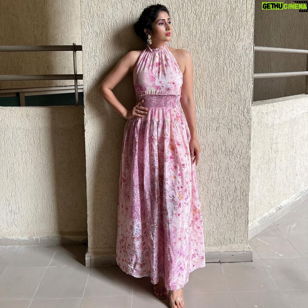 Gungun Uprari Instagram - “Anything is possible with sunshine and a little pink.” – Lilly Pulitzer My pink dress from @geishadesigns @geishadesignsresort Beautiful pearl earrings @jokerandwitch #fashion #style #love #instagood #like #photography #beautiful #photooftheday #follow #instagram #picoftheday #model #bhfyp #art #beauty #instadaily #me #likeforlikes #smile #ootd #followme #moda #fashionblogger #happy #cute #instalike #myself #fashionstyle #photo #fashionista