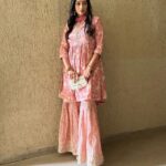 Gungun Uprari Instagram - Everything should be made as simple as possible, but not simpler 💓 . . . . . . . . . Dress @ardozaaofficial Shoes @attract_accessoriess Clutch @embelliebyg #kurta #kurtapajama #dress #traditional #traditionalwear #pretty #girl #beauty #gungunuprari #sardars #coatpant #kaint #sardari👑 #sardaari #kurtapajamaswag #kaim #suitlover #gabru #kurta_pajama