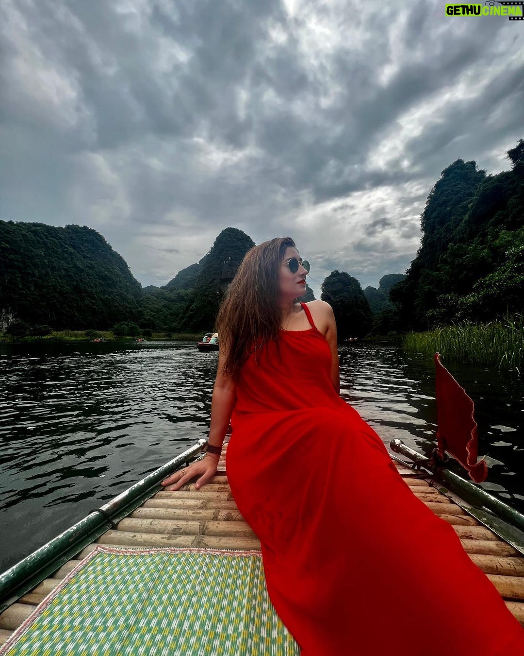 Gungun Uprari - 31.7K Likes - “The world is a book and those who do not travel read only one page.” ❤️
@vandanalalwani777
.
.
.
.
#vietnam #vietnamtravel #travel #travelphotography #freinds #happiness 🌸