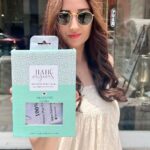 Gungun Uprari Instagram - When she flips her hair, the world sees her shine ✨ Beautiful human hair extensions from @hairoriginals Visit their website www.hairoriginals.com Product link: https://www.hairoriginals.com/product/4-piece-clip-set/ #hairextensions #hairflips #gungunuprari