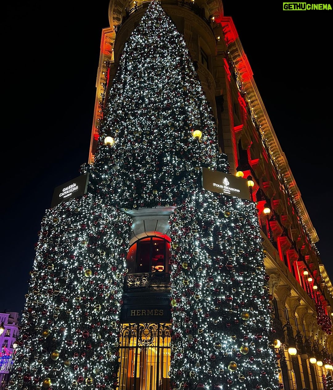 Gungun Uprari - 22K Likes - @merry_christmasvibes
#merrychristmas
#lisbon #porto #portugal #happyholidays ❤️