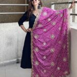 Gungun Uprari Instagram - Embracing the festival spirit ❤️ With very elegant & beautiful . . @dupattabazaar 💐 . #festivaloutfit #festivallook #diwali #bhaiduj