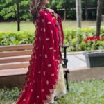 Gungun Uprari Instagram - Embracing the festival spirit ❤️ With very elegant & beautiful . . @dupattabazaar 💐 . #festivaloutfit #festivallook #diwali #bhaiduj
