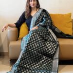 Gungun Uprari Instagram - Embracing the festival spirit ❤️ With very elegant & beautiful . . @dupattabazaar 💐 . #festivaloutfit #festivallook #diwali #bhaiduj
