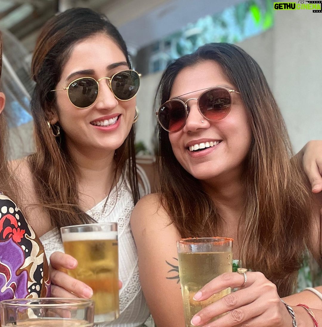 Gungun Uprari - 41.3K Likes - “Keep smiling, because life is a beautiful thing and there’s so much to smile about.” ❤️
@tearsneyes 🤗
#happyweekend #happyhalloween #winters #daywellspent #lunchdate #dost #friday