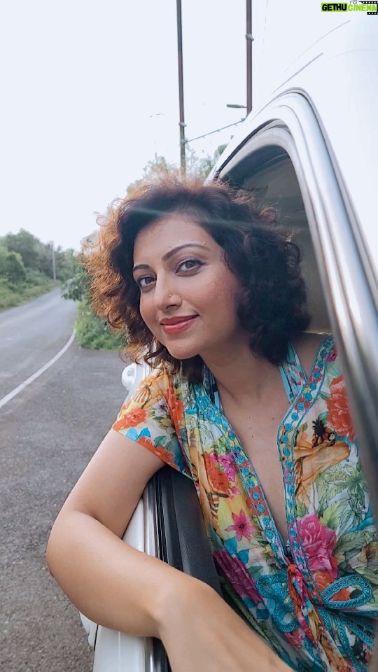 Hamsa Nandini Instagram - "You never know how strong you are, until being strong is the only choice you have." To all my "breasties" out there, breast cancer changes you, but change can be beautiful. Let our faith be bigger than our fears! . #breastcancerawarenessmonth🎀 #brca1 #pinkoctober🎀 #swanstories