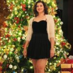 Hamsa Nandini Instagram - I wish you a blessed holiday season. May this Christmas bring you comfort, joy, peace and happiness to last though out the new year. Merry Christmas !🎁🥂🎄 . #swanstories