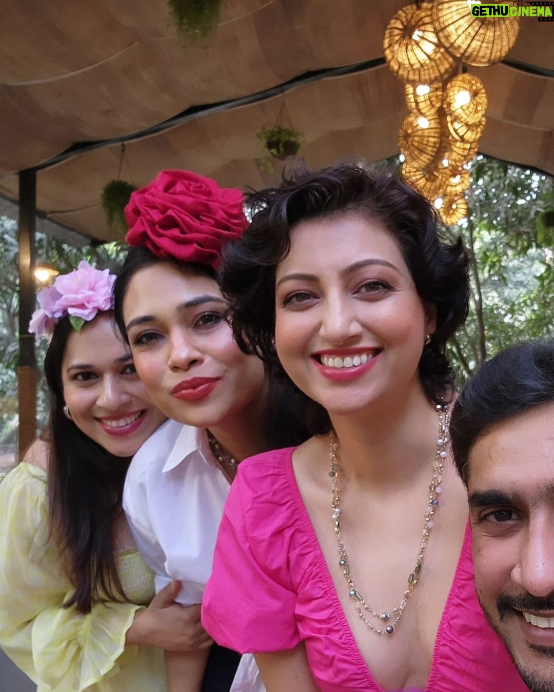 Hamsa Nandini Instagram - Happy Birthday my Ru 🥂💕. Your energy and heart is like no other n am so lucky to love you. No matter what, you will always remain the consistent, understanding, empathetic and beautiful soul that you are. Lots of love with all my heart!💗🥰 . #swanstories