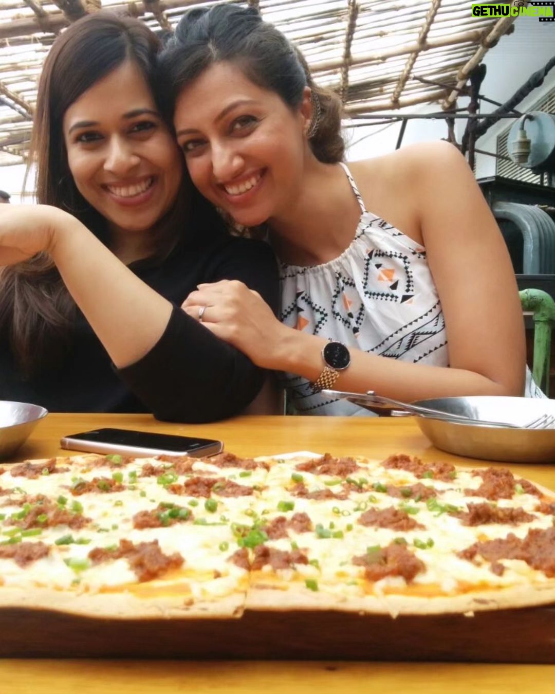 Hamsa Nandini Instagram - Happy Birthday my Ru 🥂💕. Your energy and heart is like no other n am so lucky to love you. No matter what, you will always remain the consistent, understanding, empathetic and beautiful soul that you are. Lots of love with all my heart!💗🥰 . #swanstories