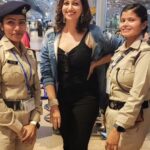Hamsa Nandini Instagram - Love at first-flight! . #flightdelayed✈️ #swanstories Rajeev Gandhi International Airport