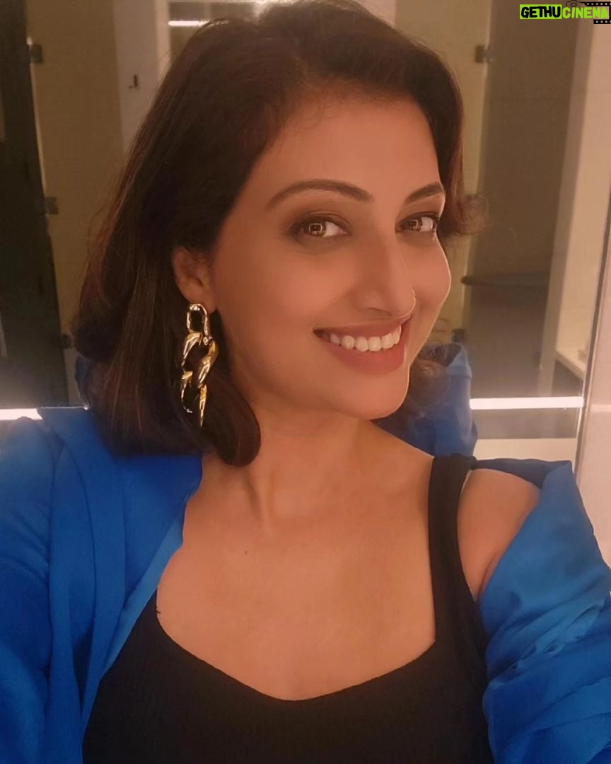 Hamsa Nandini Instagram - Live from Sakshi news! . @rakesh_deva_reddy @sakshinews . #swanstories