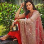 Hamsa Nandini Instagram - Karma is not what is happening to us, but it is how we respond to what is happening to us. Hence, according to Karma the only way to protect ourselves from future suffering is to stop suffering today! Good Karma can alter your future by simply performing the right actions in the present. Hence, in the end, you will be left with only one thought, i.e., You are fully capable of taking the reins of life in your hands. And just for this, 'Karma' by Sadhguru, is a must-read. Here is my weekend binge! 😇 . Outfit: @varuni_couture Assited by: @sushmitha_bommidi . #swanstories