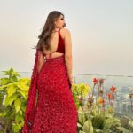 Hansika Motwani Instagram - 🌹 • • @niru05_raghupathy @sankpalsavita @sawangandhioffcial @sawangandhi_sg Jewellery: @razwada.jewels @amigos.rizwan