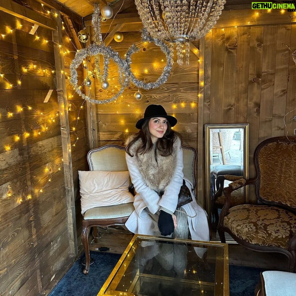 Hansika Motwani Instagram - December ✨ Chamonix, France