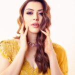 Hansika Motwani Instagram - Saree not sorry 🌻 • • Promotions ready • • @puchi.photography @awignaofficial @sankpalsavita @rupeshryadav @saigopalchikkala_cine_costumer #mynameishruthi #promotions
