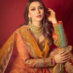 Hansika Motwani Instagram - Happy Diwali 🪔 • • • • 🧿 Styled by : @niru05_raghupathy Outfit: @rimpleandharpreet Jewellery: @sanzanyjewels @dipublicrelations Shot by: @gohil_jeet @sankpalsavita