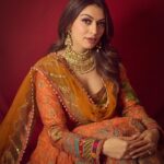 Hansika Motwani Instagram - Happy Diwali 🪔 • • • • 🧿 Styled by : @niru05_raghupathy Outfit: @rimpleandharpreet Jewellery: @sanzanyjewels @dipublicrelations Shot by: @gohil_jeet @sankpalsavita