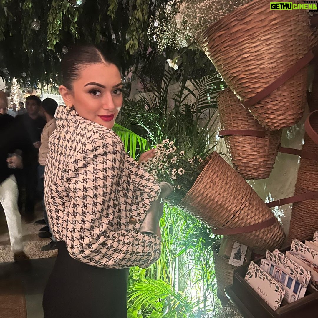 Hansika Motwani Instagram - In a world full of trends, I want to remain a classic✨