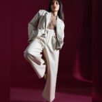 Harshita Gaur Instagram - 📸 @venurasuri 💄 @pooja_dhakaan1 💇‍♀️ @diptipatel_makeup Styled by @bombaebyaisha in @parmo.dharma