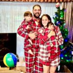 Hazel Keech Instagram - Merry Christmas from our Santa family to yours 🎅 Wishing everyone love, laughter, and the warmth of loved ones ❤️ @hazelkeechofficial