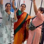 Hemangi Kavi Instagram - Me turning into #Bhavani in #AbrarHaque ‘s style with my pack! My hairdresser Laxmi Maurya & costume attendant Poonam Rajvar 💃🏽💃🏽💃🏽 #kmtmg #KaiseMujheTumMilGaye #zeetv #zee5 #BhavaniChitnis Mumbai, Maharashtra