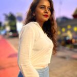 Hemangi Kavi Instagram – A pretty face gets old, a nice body will change, But a good woman will always be a Good Woman! 

#कवीहुँमैं #हेमांगीकवी #तीसावळीगं #kavihunmain #HemangiKavi #thatduskywoman #trending 
#happyteachersday Bandra,Mumbai