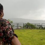 Hemangi Kavi Instagram - Hello… Hello Maddy! ❤️ #rhtdm #कवीहुँमैं #हेमांगीकवी #तीसावळीगं #kavihunmain #hemangikavi #thatduskywoman #trending #mandotarypost #monsoon
