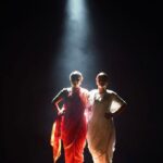 Hemangi Kavi Instagram - ॥ श्री हरी विठ्ठल ॥ तो तुम्हांला कसा, कुठे, कुठल्या स्वरूपात भेटेल सांगता येत नाही. मला अलिकडेच भेटला! ‘जन्मवारी’ नाटकात. प्रत्येक प्रयोगात त्याचा नामघोष सुरू झाला की अंगावर काटा येतो! कसं काय? माहित नाही. डोळ्यांमधून आपोआप धारा वाहू लागतात! कसं काय? माहित नाही. आत कुठेतरी शांत शांत वाटू लागतं! कसं काय? माहित नाही. काही प्रश्नांची उत्तरं नाही मिळाली तरी आपलं मन आपल्याला भेडसावत नाही कारण त्या उत्तरांपेक्षा काहीतरी भारी आपल्याला मिळालेलं असतं! प्रत्येक नाटक, सिनेमा, त्यातली पात्रं तुम्हांला काही ना काही देऊन जातात. या नाटकामुळे माझ्यात असलेली आंतरिक शांतता अजून गडद झाली! आता मन वरवर कितीही ढवळून निघालं तरी तळाशी निश्चल, निर्विकार असल्याचं जाणवतं! माझा कर्म कांडांवर विश्वास नसला तरी माझ्या आत मला हे जे काही भारी भारी जाणवतं त्यावर विश्वास आहे. त्याला काय म्हणतात मला माहित नाही! जेव्हा कळेल तेव्हा बघू! काही घाई नाही. तोपर्यंत पावसाच्या सरींप्रमाणे त्याच्या नामघोषासमवेत या अद्भूत जाणिवेत न्हाऊन घेतेय! नाटकातल्या ‘मंजी’ या पात्रासारखंच मला छान वाटतं, मोकळं वाटतं, हलकं हलकं वाटतं! आषाढी एकादशीच्या सर्वांना खुप खुप शुभेच्छा! जन्मवारीचे पुढील प्रयोग - शनि. १ जुलै रा. ८.३० वा. आचार्य अत्रे नाट्यगृह, कल्याण रवी. २ जुलै सा. ५.३० वा. रामकृष्ण मोरे, पिंपरी चिंचवड मंगळ. ४ जुलै दु. ४.३० वा. गडकरी रंगायतन, ठाणे रवी. ९ जुलै रा. ८.३० वा. विष्णुदास भावे नाट्यगृह, वाशी सोम. १० जुलै दु. ४ वा. मा. दिनानाथ मंगेशकर नाट्यगृह, विले पार्ले #कवीहुँमैं #हेमांगीकवी #तीसावळीगं #kavihunmain #HemangiKavi #thatduskywoman #जन्मवारी #रंगभूमी #आषाढीएकादशी