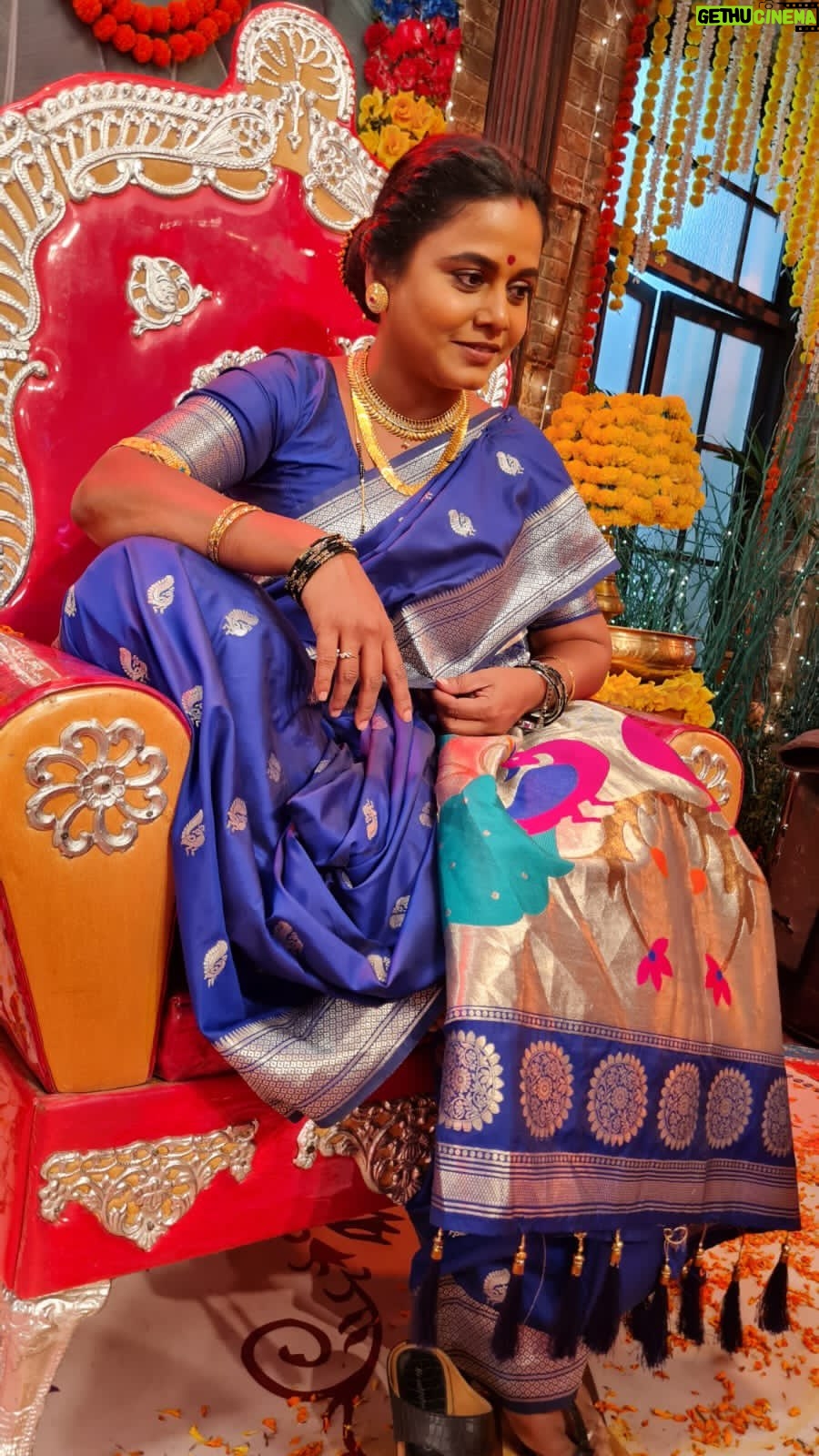 Hemangi Kavi Instagram - #HemangiKavi to #BhavaniChitnis #transition ЁЯШмтЭдя╕П #kmtmg #zeetv #KaiseMujheTumMilGaye #AmukiAai #AmrutaBhavaniChitnis #рдХрд╡реАрд╣реБрдБрдореИрдВ #рд╣реЗрдорд╛рдВрдЧреАрдХрд╡реА #рддреАрд╕рд╛рд╡рд│реАрдЧрдВ #kavihunmain #hemangikavi #thatduskywoman #рдорд░рд╛рдареАрдареЗрдХрд╛ Mumbai, Maharashtra