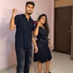 Hemangi Kavi Instagram - First time I have copied a trend straightly, and I enjoyed a lot with shooting @hemangiikavi many more to goo ❤️🦋 📸:- @siddhesh_salunke1904_speaks . . #trending #vickykaushal #gadiyauchiyarakhiya🚗🚘🏎️🚙 #hemangikavi #balkavi #reels #reelsinstagram #reelitfeelit #yogiwithcelebrity #celebrity #reelkarofeelkaro #yogirajbalreels #yogirajbalofficial Dr. Kashinath Ghanekar Natyagruh Thane
