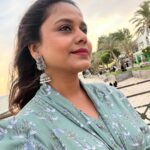 Hemangi Kavi Instagram - ❤️ #kuwait #कवीहुँमैं #हेमांगीकवी #तीसावळीगं #kavihunmain #hemangikavi #thatduskywoman #trending Kuwait City
