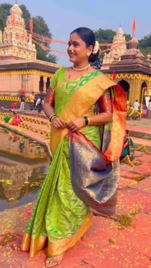 Hemangi Kavi Instagram - Playing a Maharashtrian character in a Hindi serial would be like...❤️

Thank you @muktadhond & @zeetv for offering #BhavaniChitnis to me! 🥰
#KaiseMujheTumMilGaye #kmtmg #promoshoot 

#कवीहुँमैं #हेमांगीकवी #तीसावळीगं #kavihunmain #hemangikavi #thatduskywoman #trending