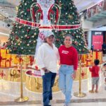 Hemangi Kavi Instagram - We r #Santa to each other without Claus! Ho Ho Ho! 🎅🏼🧑🏽‍🎄🎄 Merry Christmas to you & Happy Anniversary to us! 👻❤️ #weddinganniversary #merrychristmas ##25thdecember #आमचामाणूस Oberoi Mall