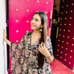 Hiba Nawab Instagram - 🎄💕 @aachho @neelangi_johari