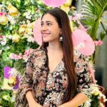Hiba Nawab Instagram - 🎄💕 @aachho @neelangi_johari