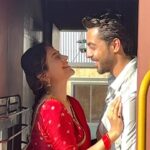Hiba Nawab Instagram - Our #DDLJ moment #jhanak @starplus @krushalahuja9 Howrah railway station
